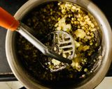 A picture of step 2 of Sprout Mung Bhaji.