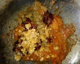 A picture of step 3 of Tamatar khajur ki chutney.