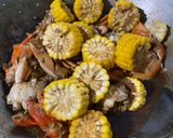 Foto langkah ke 2 dari resep Udang kepiting jagung saos.