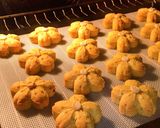 Hình bước làm 5 của món 💚 Bánh Cookies Hạnh Nhân Hình Hoa Mai 🌸