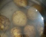 A picture of step 1 of Dum Aloo.