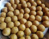 A picture of step 6 of Besan ke laddo.