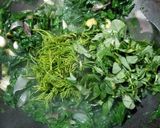 A picture of step 2 of Palak Paneer.