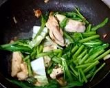 รูปขั้นตอนการทำที่ 4 ของ สุกี้แห้งไก่