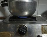 A picture of step 10 of Dal Makhani.