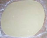 A picture of step 2 of Chocolate pawri (donut bread).