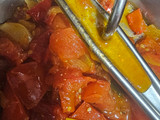 Bacalao Skrei con patatas paja y salsa de tomate