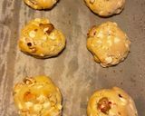 A picture of step 4 of White chocolate peppermint pretzel cookies.