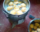 A picture of step 6 of Mandazi recipe.