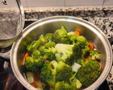 Foto del paso 9 de la receta: Brócoli con patatas y zanahorias al vapor