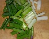 Foto langkah ke 2 dari resep Tumis ikan asin cabe ijo.