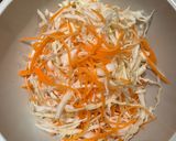 Hình bước làm 3 của món Gà rán và salad bắp cải kiểu Nhật 🐓🇯🇵