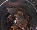 A picture of step 2 of Chocolate kaju cookies thick shake.