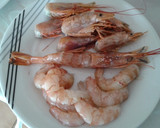 Foto del paso 2 de la receta: Garbanzos con gambas en crema de marisco