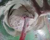 Foto del paso 4 de la receta: Besos de merengue sabor plátano y bomba de azúcar