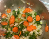 Foto del paso 2 de la receta: Merluza en salsa