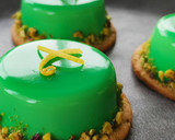 Foto del paso 16 de la receta: Semifríos de pistacho y limón con glaseado espejo