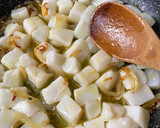 Foto del paso 3 de la receta: Taquitos de potón con cebolla 🧅