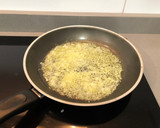 Foto del paso 1 de la receta: Garbanzos con chorizo y jamón