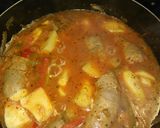 Foto del paso 4 de la receta: Chorizos a la pomarola con papas