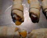 A picture of step 4 of Croissant-Dogs.