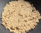 A picture of step 2 of Sooji Halwa.