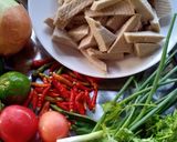 A picture of step 1 of Spicy Pork Sausage Salad.