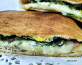 Foto del paso 8 de la receta: Empanada de espinacas, bacon, mozzarella y huevos de codorniz
