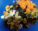 Foto del paso 5 de la receta: Ensaladilla de buey de mar y cangrejo real