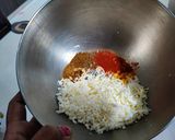 A picture of step 2 of Aloo paneer ke parathe.