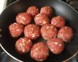 Foto del paso 3 de la receta: Albóndigas sin huevo rellenas de queso en caldillo de chipotle