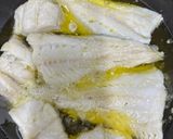 Foto del paso 2 de la receta: 636. Bacalao al pil pil con gambones (principal pescado)