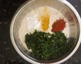 मेथी की पूरी (Methi ki puri recipe in Hindi) रेसिपी चरण 2 फोटो