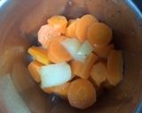 A picture of step 2 of Carrot soup with gooseberry.