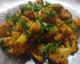 A picture of step 8 of Punjabi style dry aloo gobi.