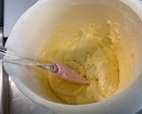 Une image de l'étape 8 de Biscuit de Savoie au café et amandes.