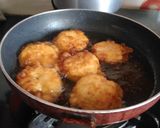 A picture of step 3 of Apple malpua.