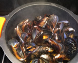 Foto del paso 2 de la receta: Timbal de habitas baby con frutos del mar 🌊 🦐🐙