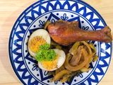 พะโล้น่องไก่ พิเศษผักกาดดอง