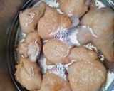 A picture of step 3 of Dahi Vada / Dahi Bhalla.