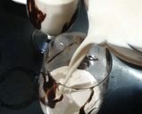 A picture of step 4 of Lotus Biscoff Milkshake.