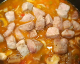 Foto del paso 7 de la receta: Dados de solomillo de cerdo con pimientos tricolor y hongos