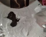 A picture of step 8 of Chocolate dripping cake.