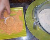 A picture of step 5 of Cheesy onion rings.