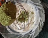 A picture of step 2 of Matcha green chocolate bars.