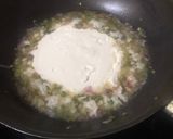 Foto del paso 3 de la receta: Ravioles con crema y cebolla de verdeo