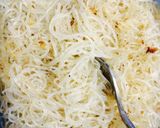 Foto langkah ke 5 dari resep Rissoles Bihun "Mommy Danend" with Garlic Sauce.