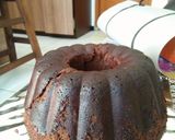 Foto langkah ke 9 dari resep Old Fashioned Cocoa Pound Cake.