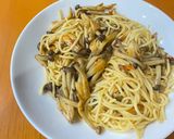 Foto langkah ke 3 dari resep Spaghetti Aglio Olio Jamur Shimeji.