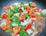 Hình bước làm 2 của món Gà xào chua ngọt